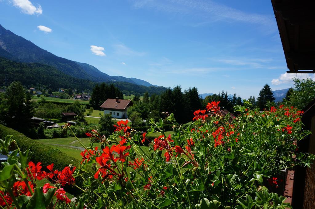 Haus Peter Bed and Breakfast Latschach ober dem Faakersee Exteriör bild